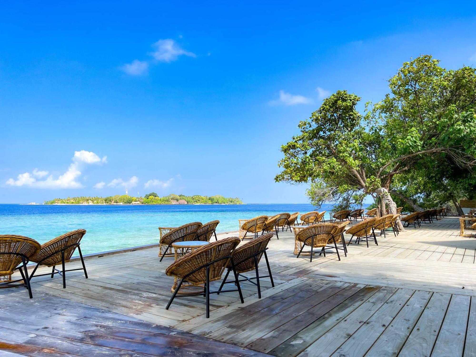 马拉希尼库达班多度假村 胡鲁马累 外观 照片 View of the island from the resort